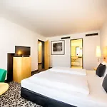 호텔 Four Points By Sheraton Plaza 4*
