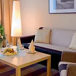 Four Points By Sheraton Plaza 호텔 4*
