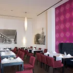 Four Points By Sheraton Plaza מלון