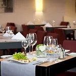 Four Points By Sheraton Plaza מלון
