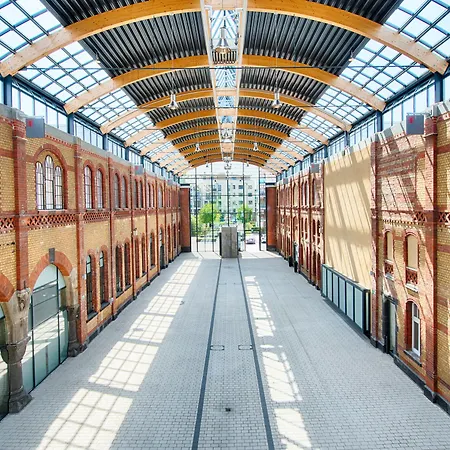 Four Points By Sheraton Plaza Hotel 4*