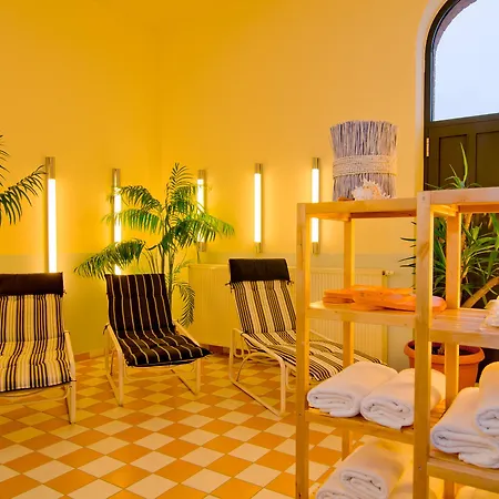 Achat Plaza Hotel