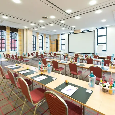 Hotel Achat Plaza 4*