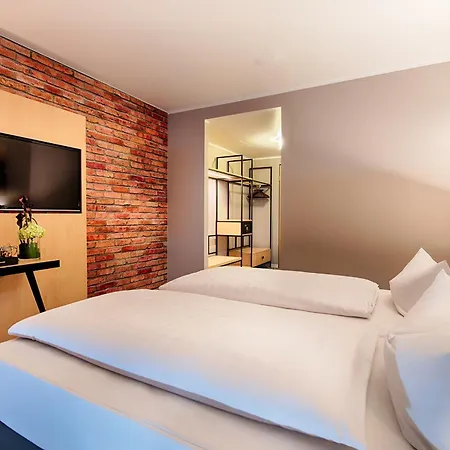 Four Points By Sheraton Plaza Hotel