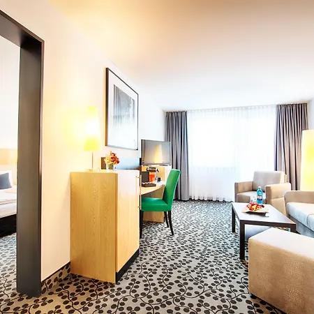 Four Points By Sheraton Plaza Hotel 4*