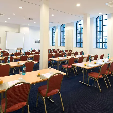 Four Points By Sheraton Plaza 酒店