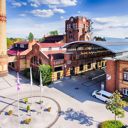 Four Points By Sheraton Plaza Hotel 4*