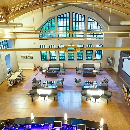 Four Points By Sheraton Plaza Hotel 4*