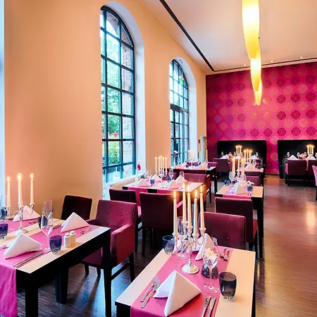 Four Points By Sheraton Plaza Hotel