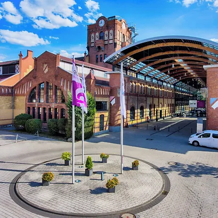 Four Points By Sheraton Plaza Hotel 4*