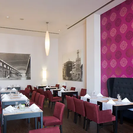 Four Points By Sheraton Plaza 酒店