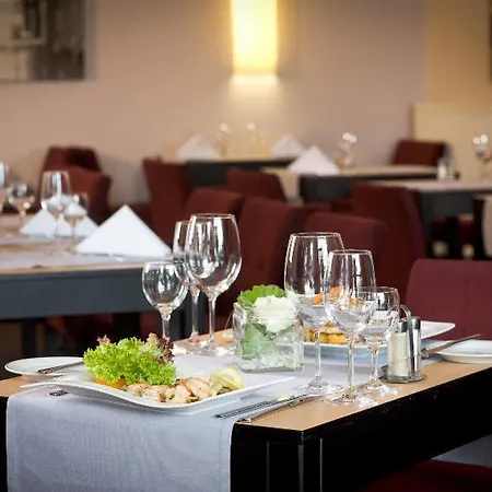 Four Points By Sheraton Plaza 酒店