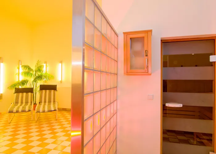 Four Points By Sheraton Plaza 4*