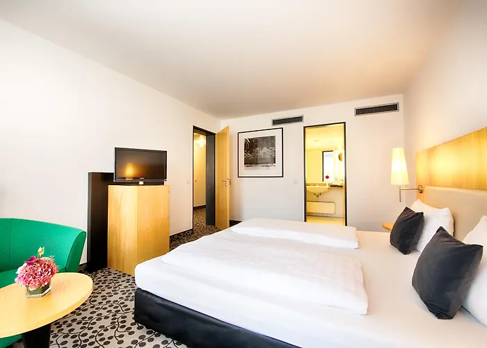 Hotel Four Points By Sheraton Plaza 4*