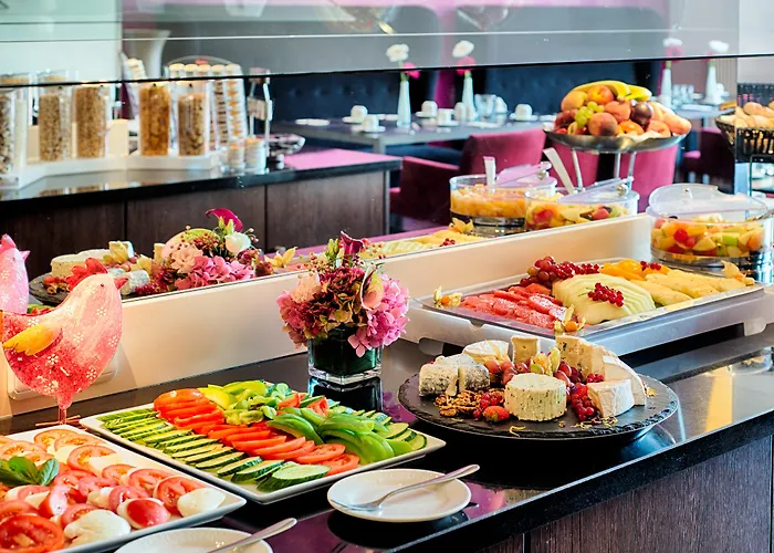 Four Points By Sheraton Plaza Hotel 4*