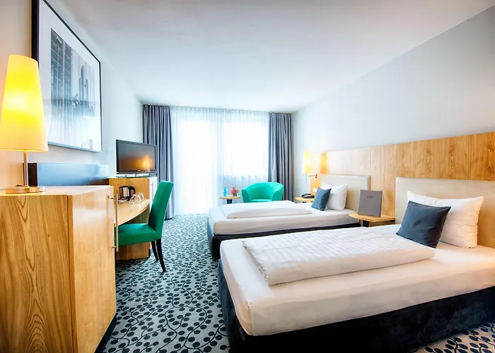 Four Points By Sheraton Plaza Hotel 4*