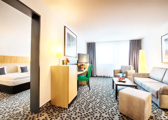 Four Points By Sheraton Plaza Hotel 4*