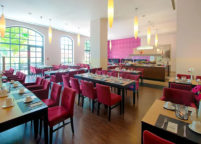 Four Points By Sheraton Plaza Hotel 4*