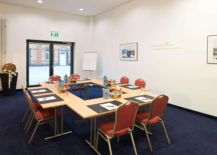 Four Points By Sheraton Plaza 4*