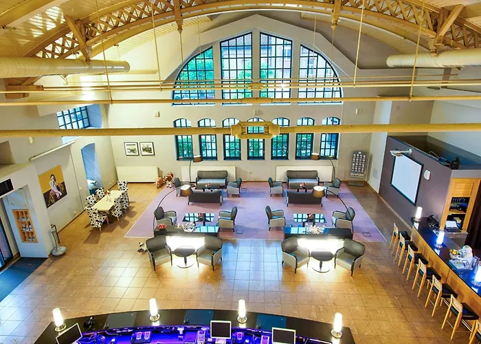 Four Points By Sheraton Plaza Hotel 4*