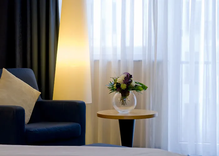 Four Points By Sheraton Plaza 4*