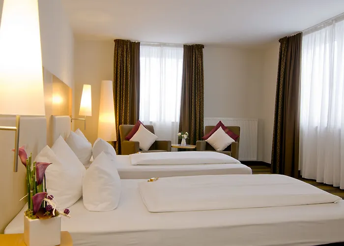 Four Points By Sheraton Plaza Hotel 4*